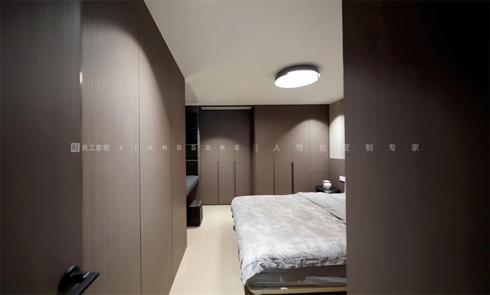 180㎡意式风格主卧装修案例